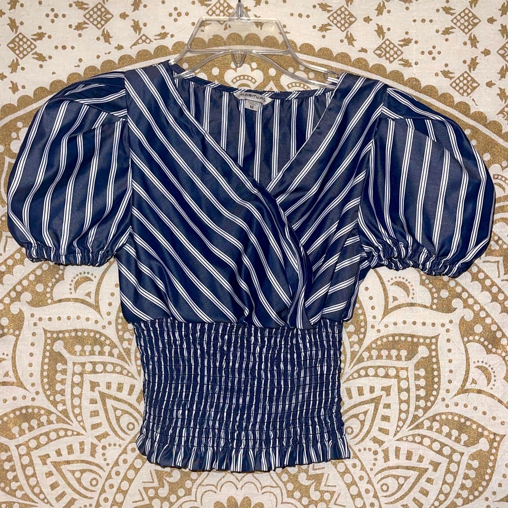 “HABITUAL” KID BLUE SLATE STRIPED SHORT SLEEVE TOP WITH ROUCHING, SIZE 12